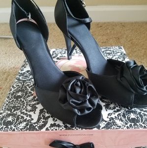 Bordello pin up peep toe heels